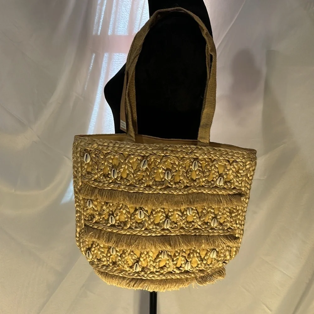 ISLA Jute Seashell Tote NWT Resort Beach